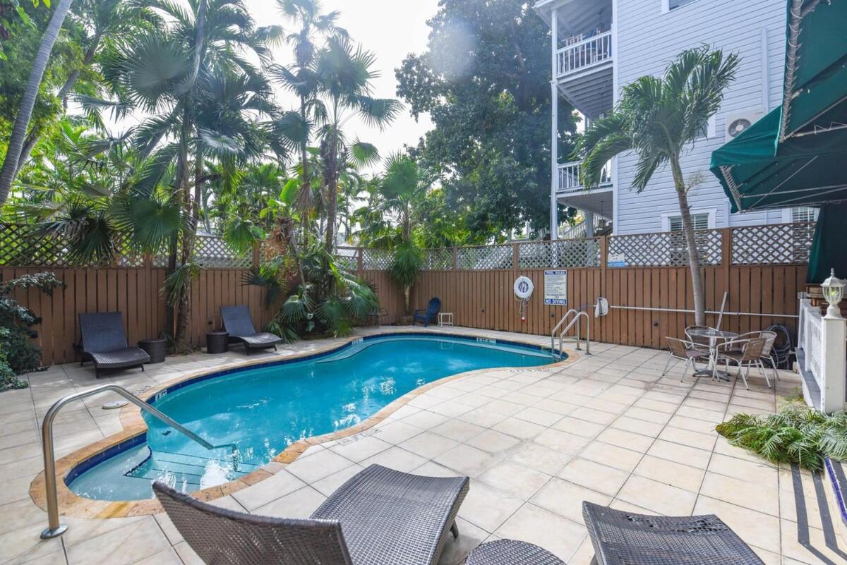 Curry House- 3Rd Floor, King Bed, & Balcony Room 8 Key West Exterior photo