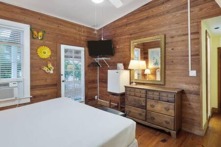 Curry House- 3Rd Floor, King Bed, & Balcony Room 8 Key West Exterior photo
